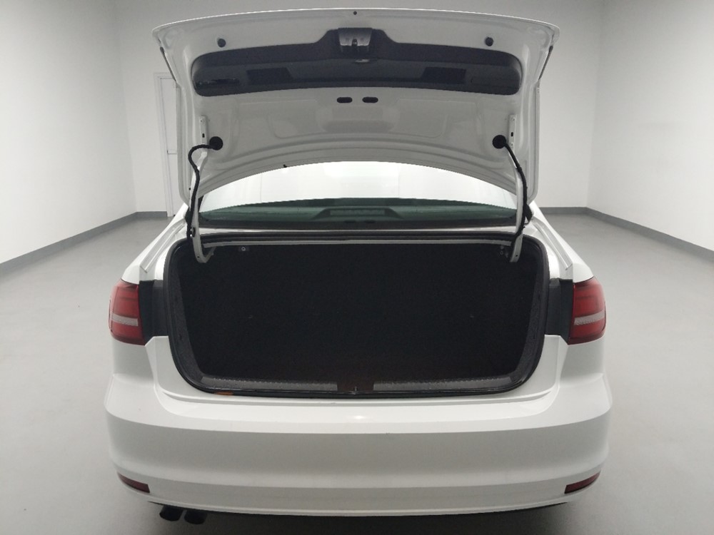 2018 Volkswagen Jetta - Trunk