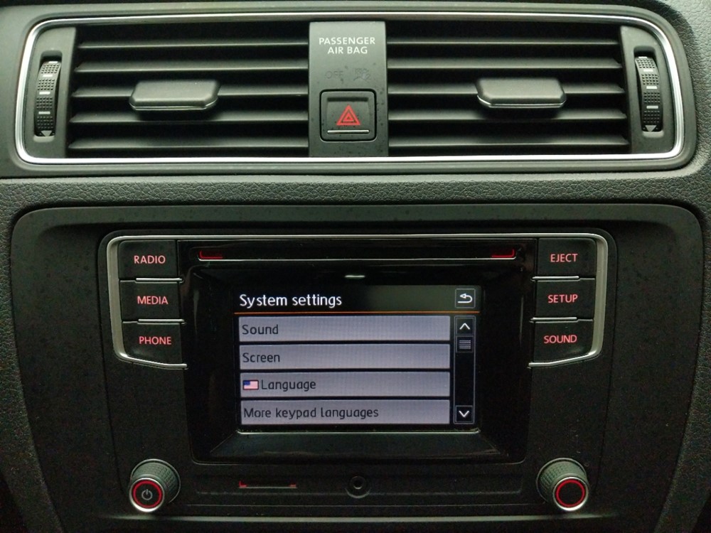 2018 Volkswagen Jetta - Stereo Package