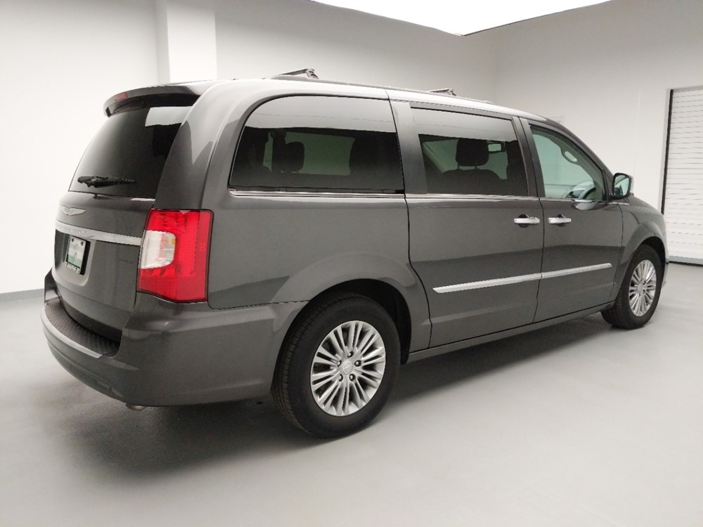 2016 Chrysler Town and Country - Passenger Rear Side