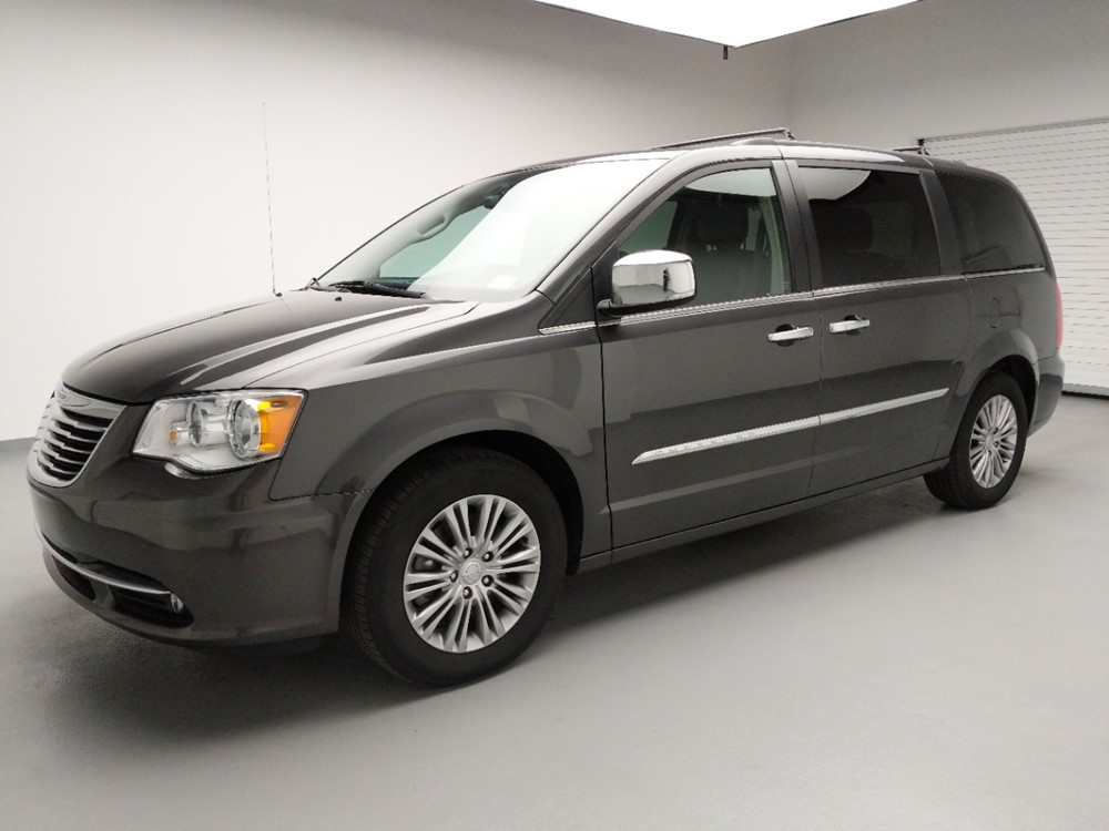 2016 Chrysler Town and Country - Driver Front Side