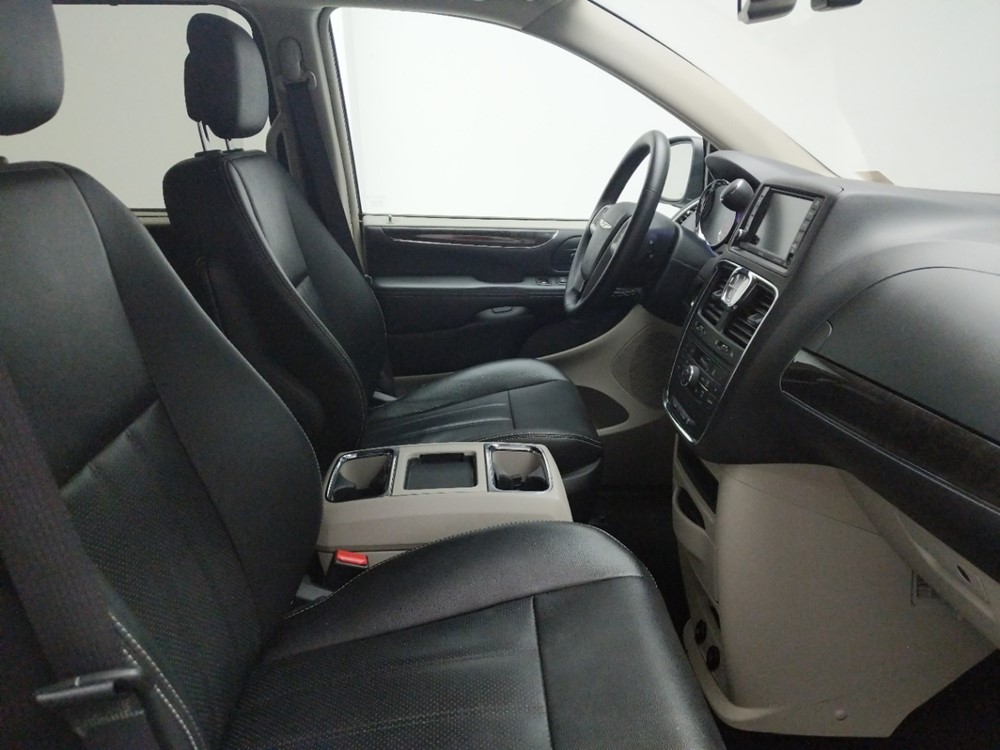2016 Chrysler Town and Country - Passenger Front Seat