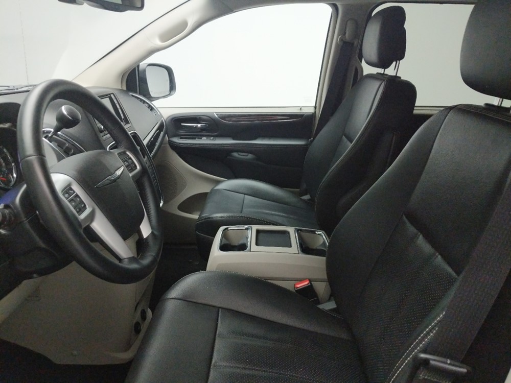 2016 Chrysler Town and Country - Driver Front Seat
