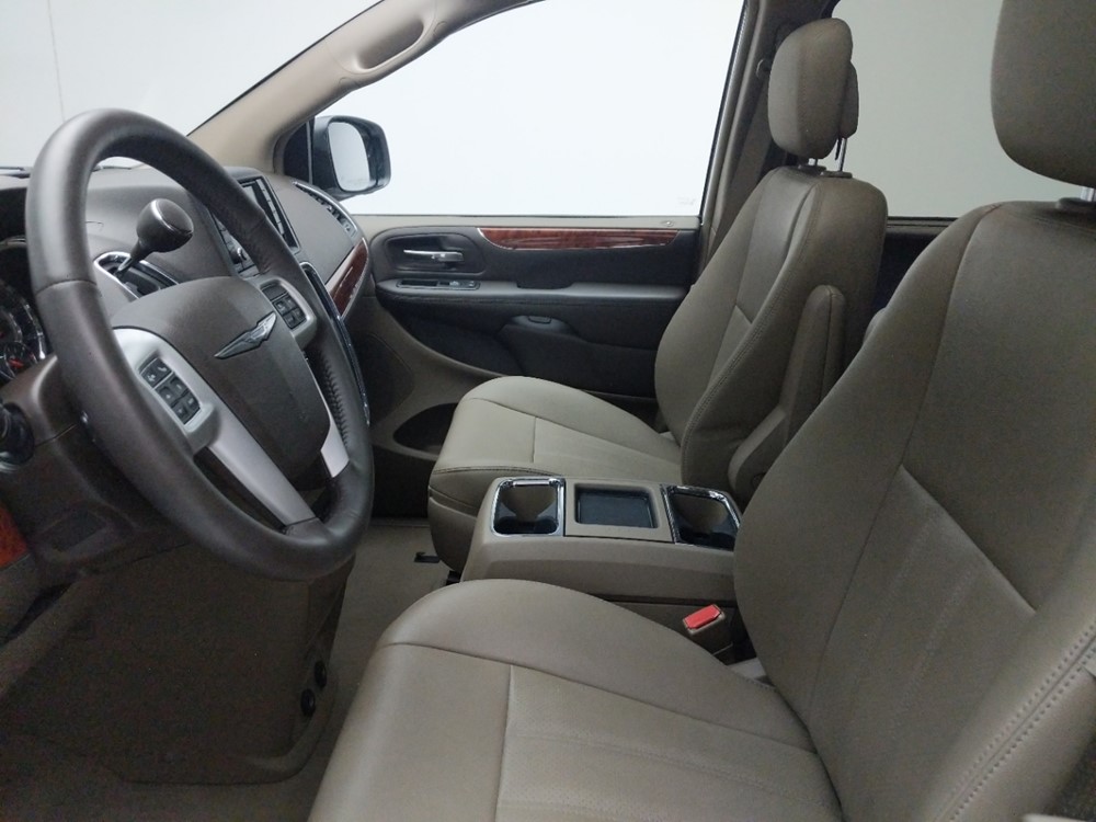 2016 Chrysler Town and Country - Driver Front Seat