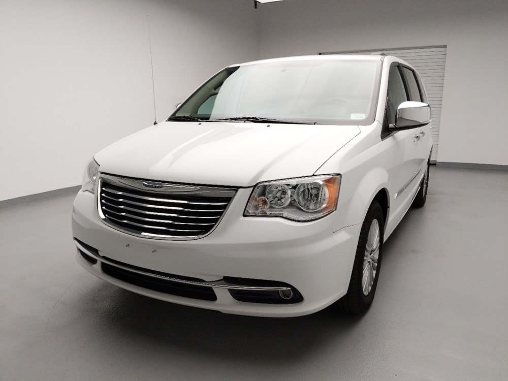 2016 Chrysler Town and Country - Driver Front Hood