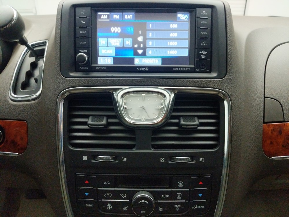 2016 Chrysler Town and Country - Stereo Package