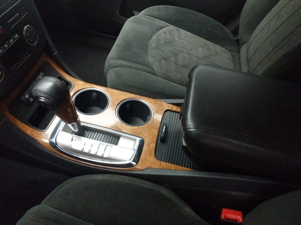 2011 Buick Enclave - Center Console/Cup Holders