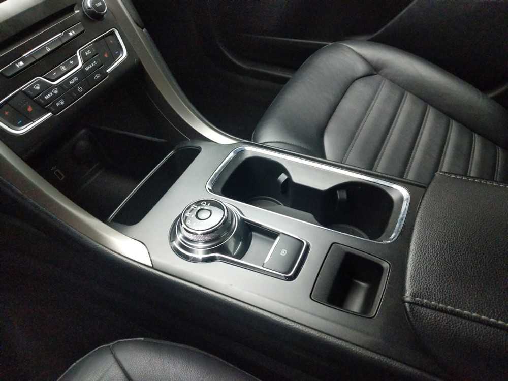2017 Ford Fusion - Center Console/Cup Holders
