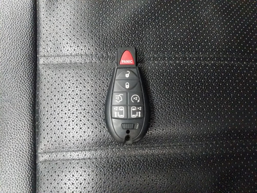 2014 Chrysler Town and Country - Keys