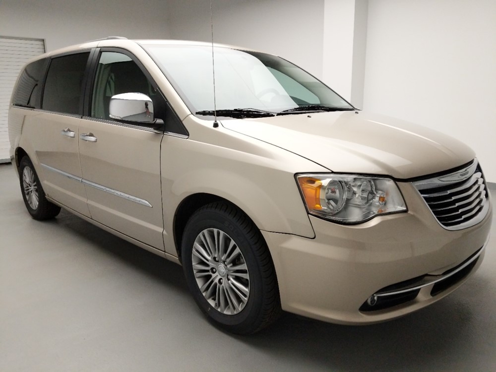 2014 Chrysler Town and Country - Passenger Front Bumper