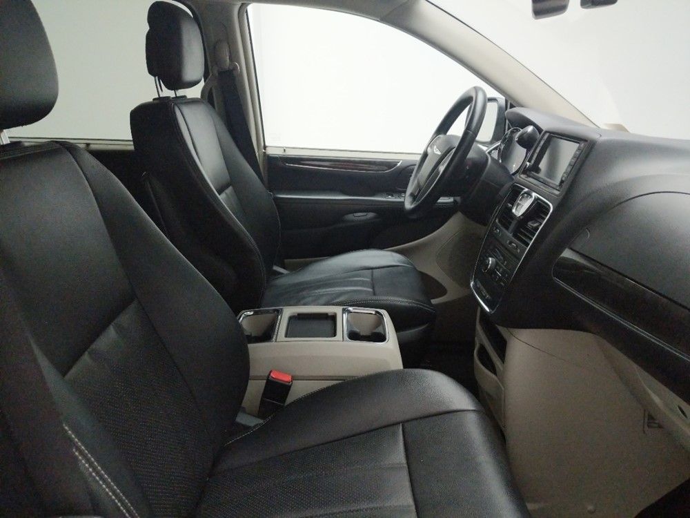 2014 Chrysler Town and Country - Passenger Front Seat