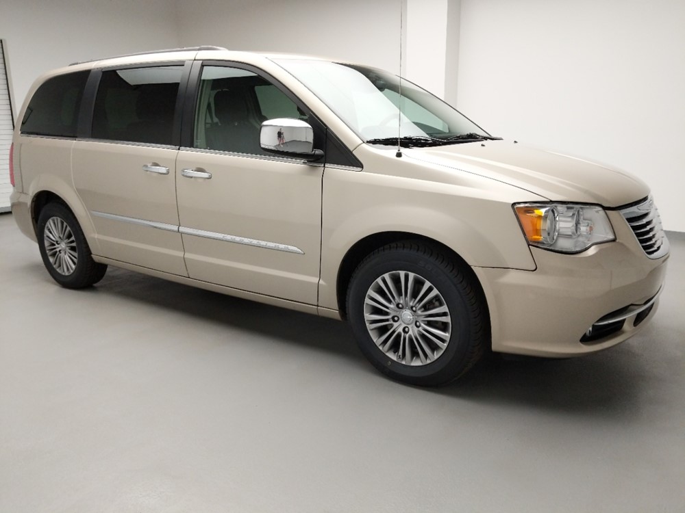2014 Chrysler Town and Country - Passenger Front Side