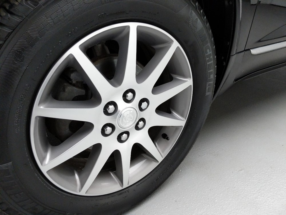 2017 Buick Enclave - Wheel