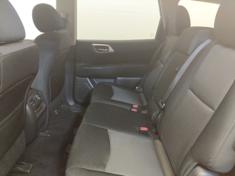 2017 Nissan Pathfinder - Driver Rear Seat