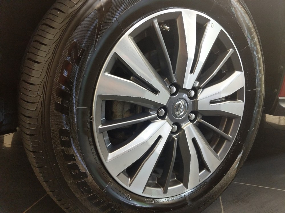 2017 Nissan Pathfinder - Wheel