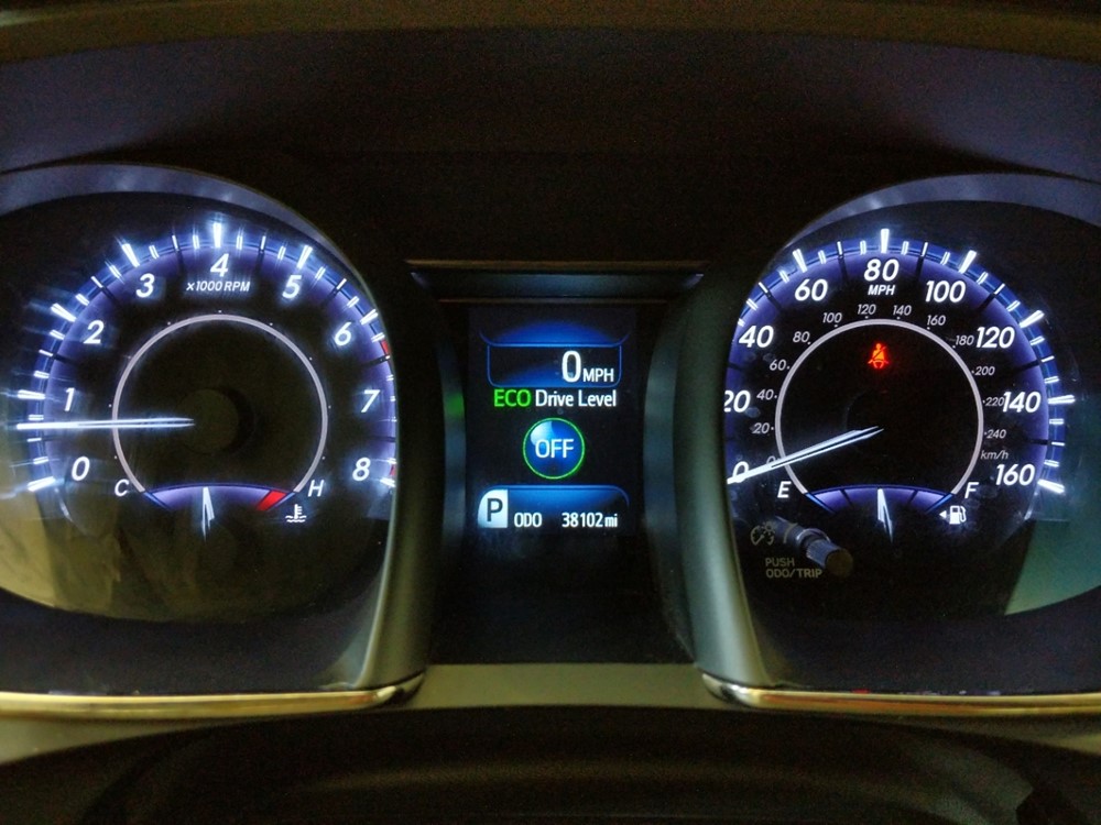 2015 Toyota Avalon - Odometer Close Up