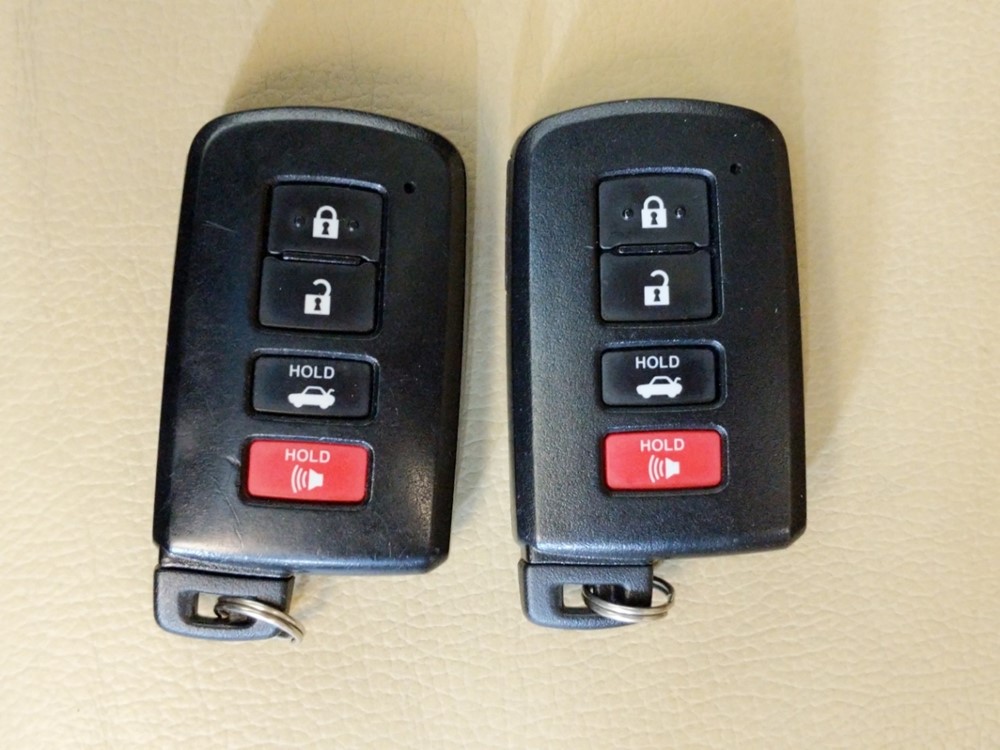 2015 Toyota Avalon - Keys