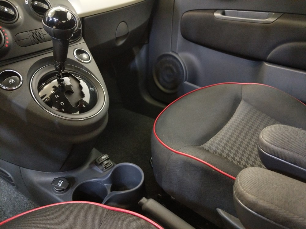 2016 FIAT 500 - Center Console/Cup Holders