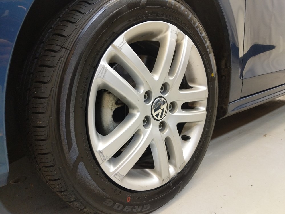 2017 Volkswagen Jetta - Wheel