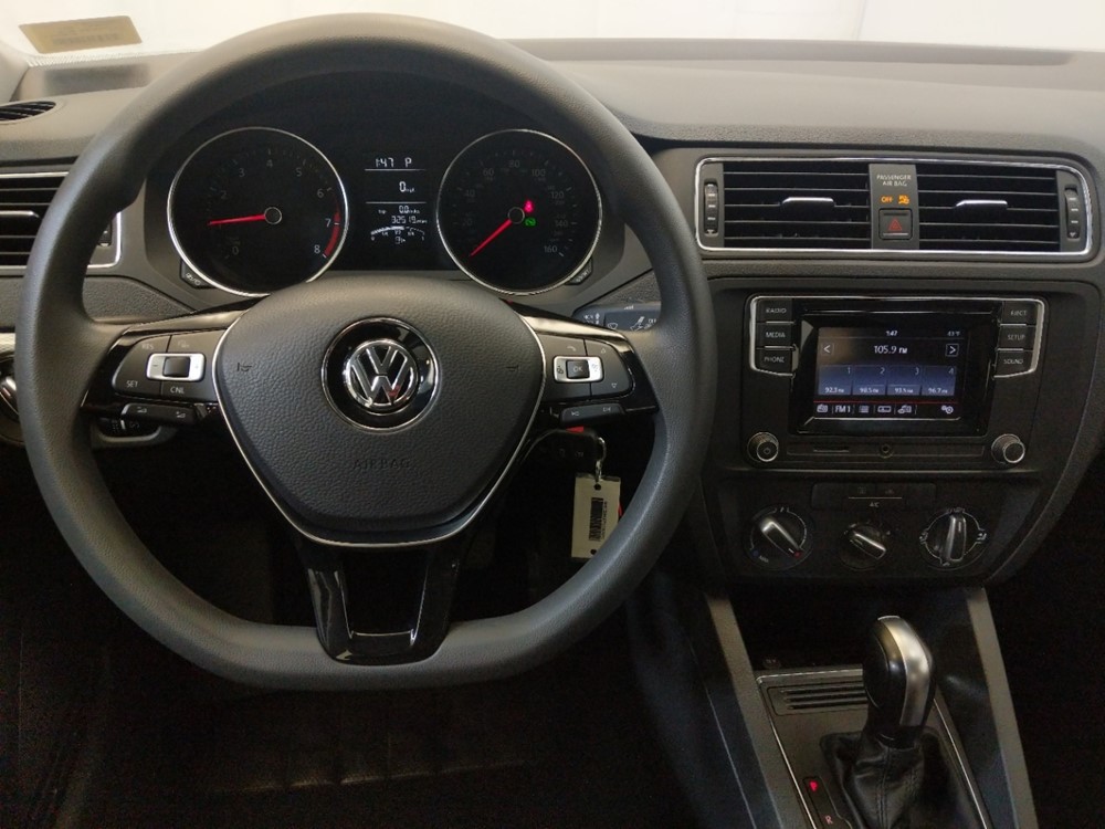 2017 Volkswagen Jetta - Driver Dash