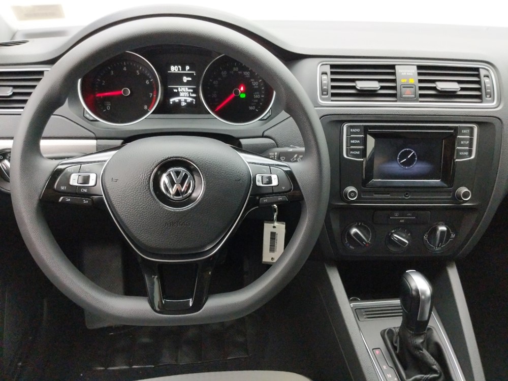 2017 Volkswagen Jetta - Driver Dash
