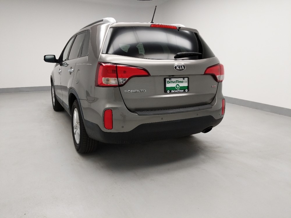 2014 Kia Sorento - Driver Rear Trunk