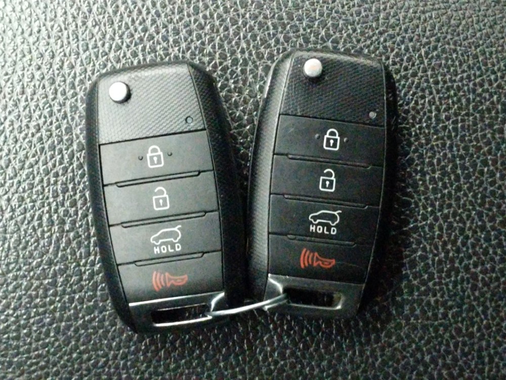 2014 Kia Sorento - Keys