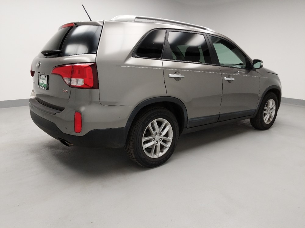 2014 Kia Sorento - Passenger Rear Side