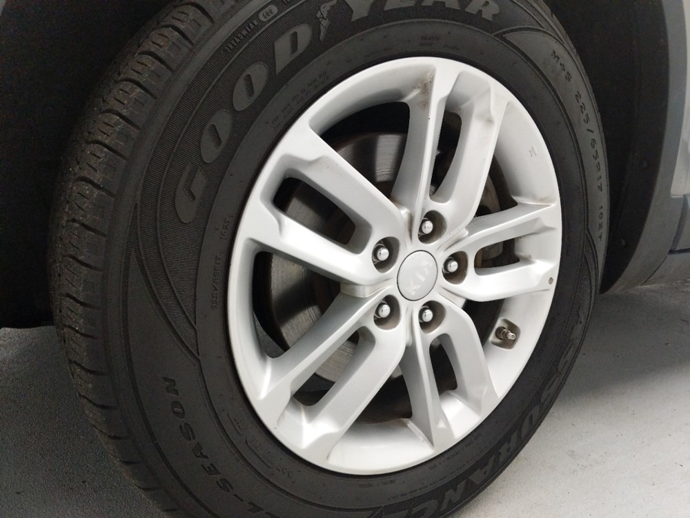 2014 Kia Sorento - Wheel