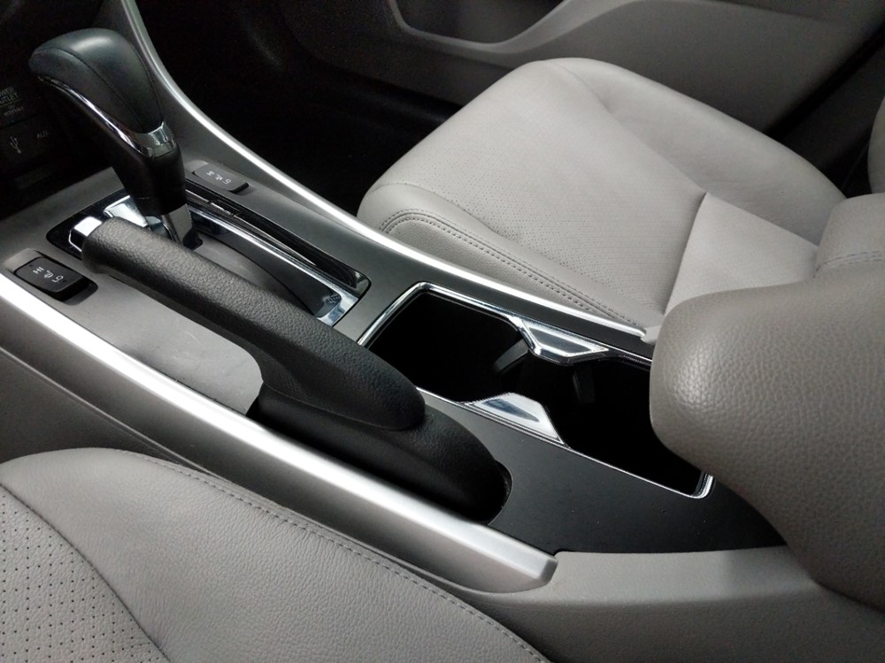 2013 Honda Accord - Center Console/Cup Holders