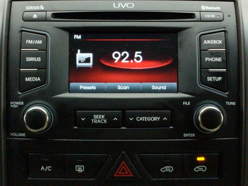 2013 Kia Sorento - Stereo Package