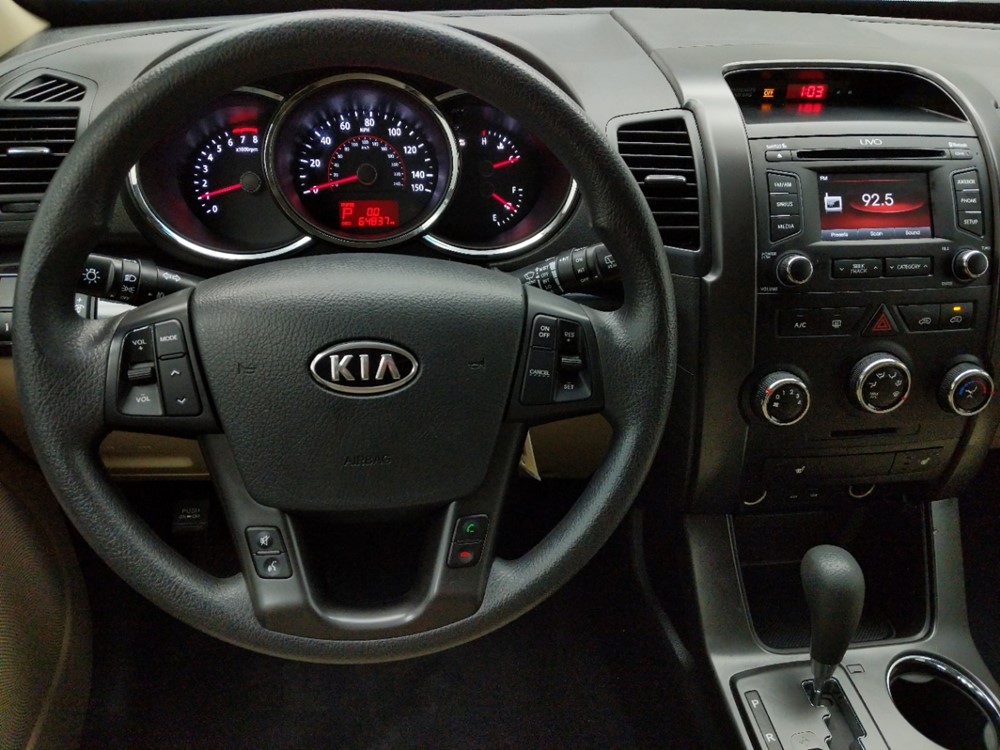 2013 Kia Sorento - Driver Dash