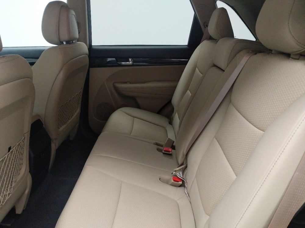 2013 Kia Sorento - Driver Rear Seat