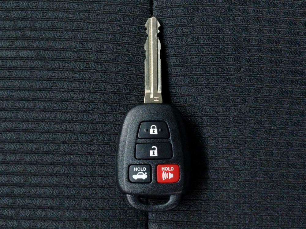 2016 Toyota Camry - Keys