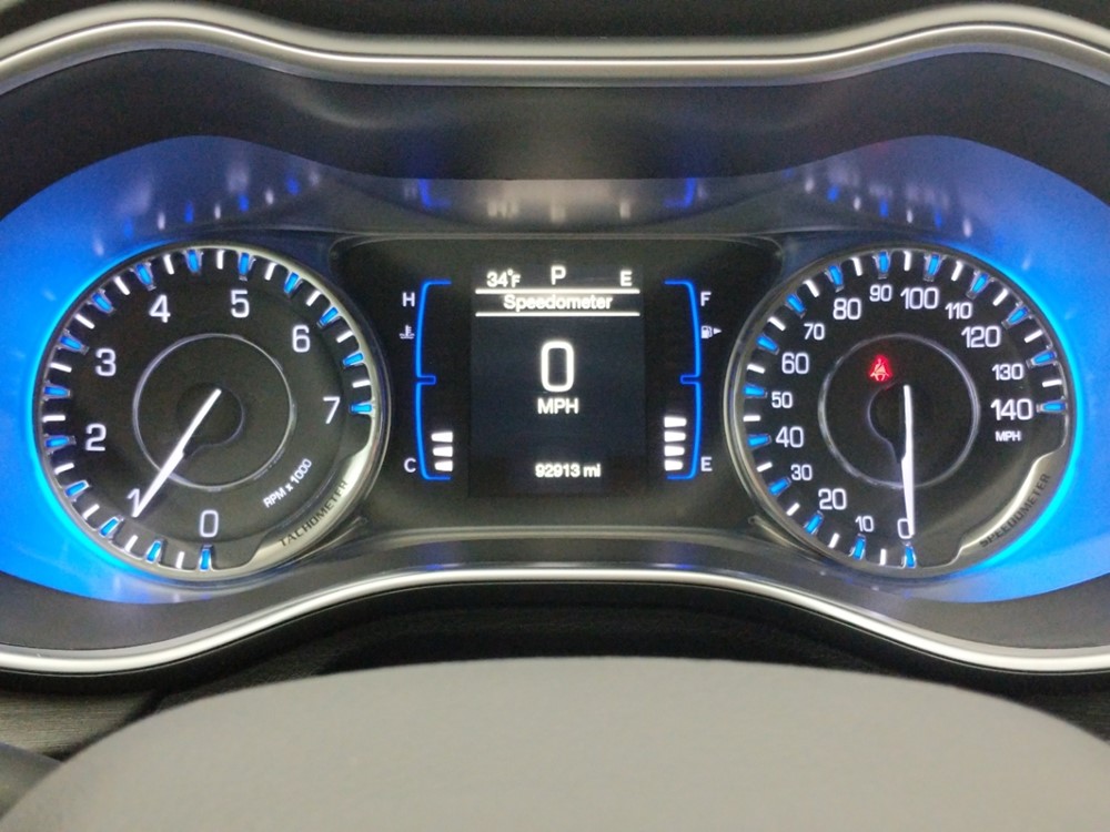 2017 Chrysler 200 - Odometer Close Up